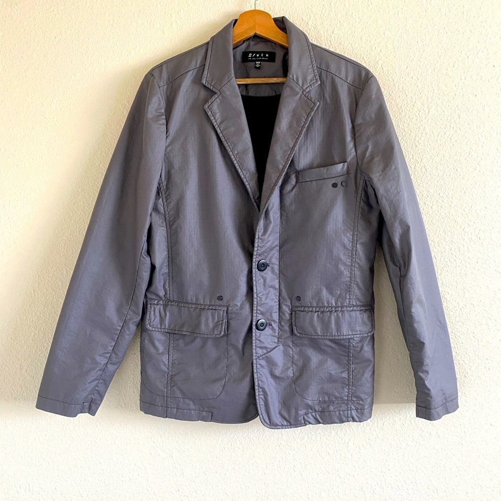 Forever 21  Men’s Gray Blazer With Front Pockets And Button Closure  Size M